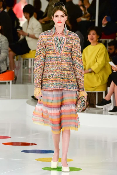 Look 18